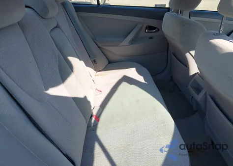 2010 Toyota Camry Le z USA, uszkodzony, nr VIN 4T4BF3EKXAR084844